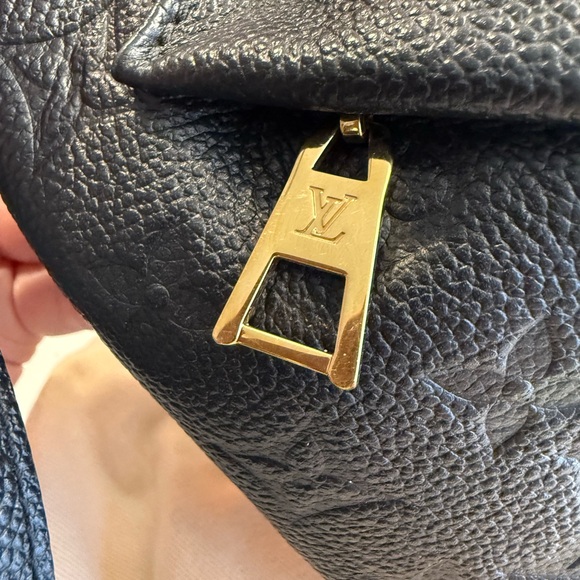 Louis Vuitton Black Empriente Bumbag
BRAND NEW - Picture 10 of 13